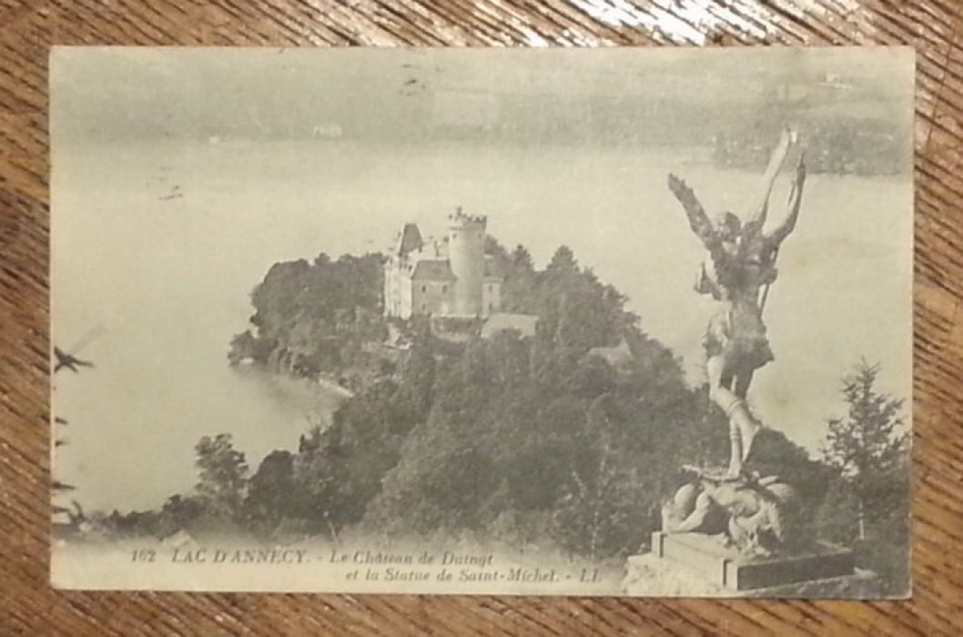 Lac D`Annecy. - Le Chatean de Duingt et la Statue de Saint-Michel. Открытка