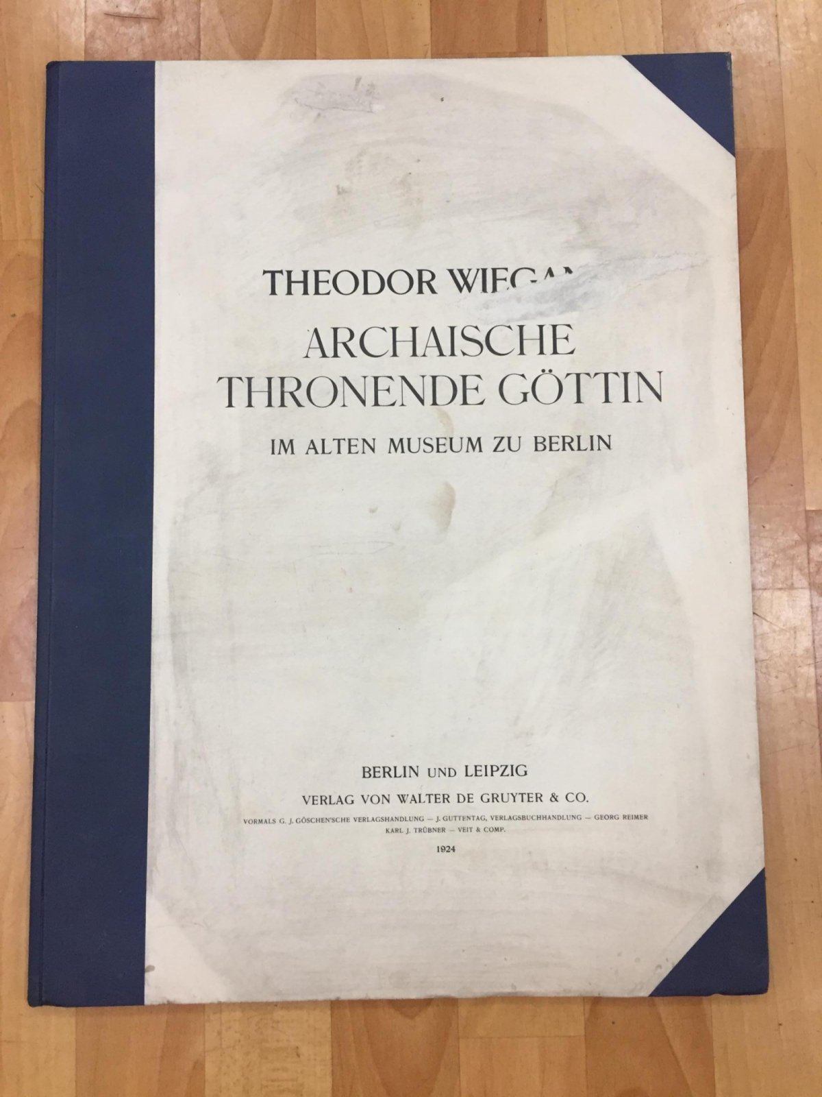 Wiegand Theodor. Виганд Теодор. `Античная богиня на престоле` из музея древностей в Берлине. Archaische Thronende Gottin im alten Museum zu Berlin.