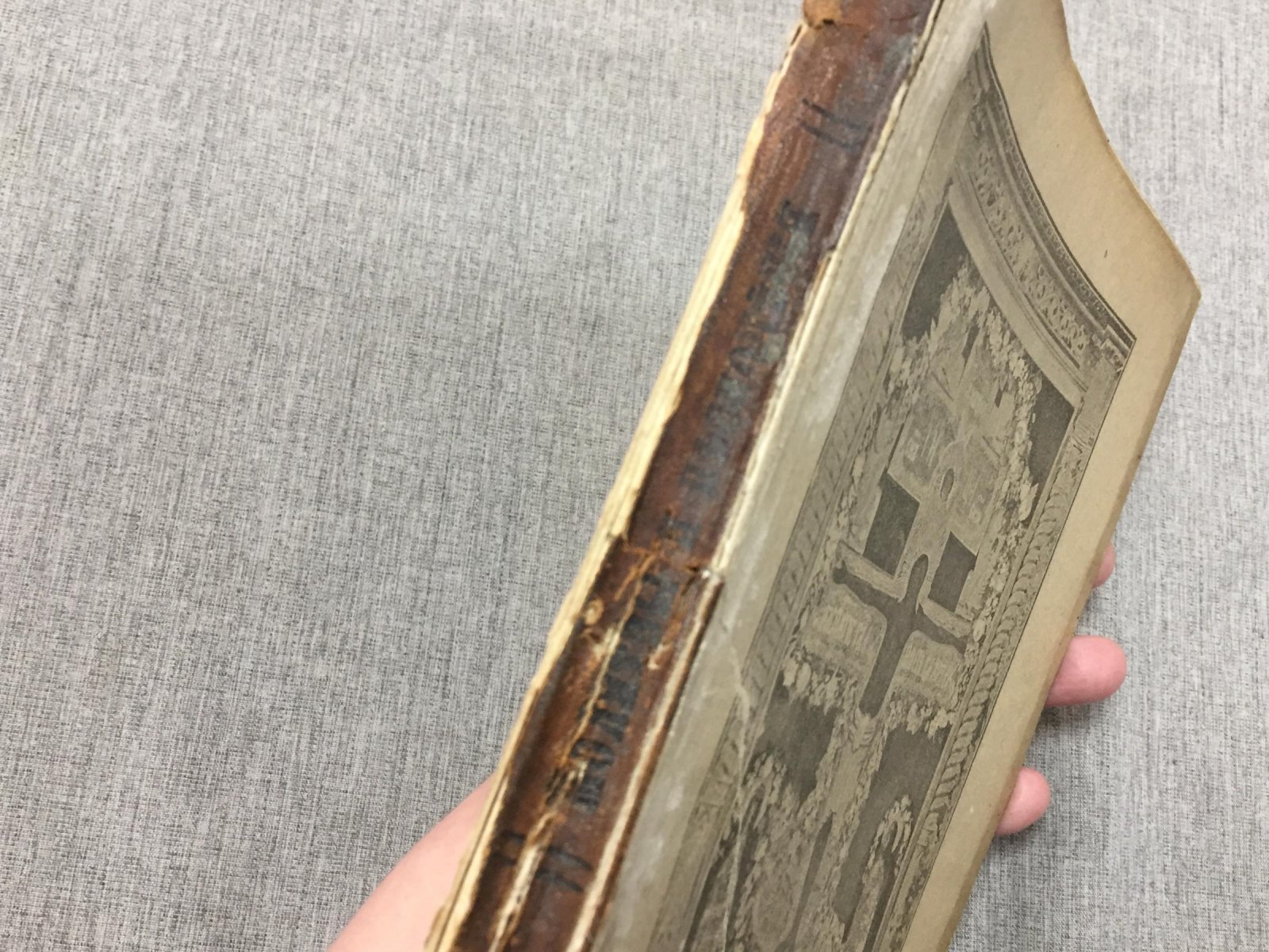 Молитвы и песнопения из Богослужебных книг православной церкви.