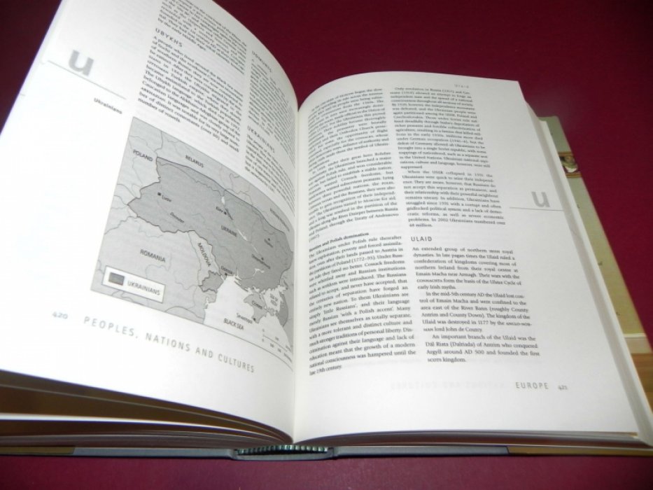 Peoples, nations and cultures : an A-Z of the peoples of the world, past and present / Народы, нации и культуры: от А до Я о народах мира, прошлом и настоящем.