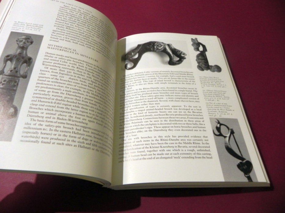 Ruth Megaw, Vincent Megaw. Celtic Art: From Its Beginnings to the Book of Kells / Кельтское искусство: от начала до Келлской книги.