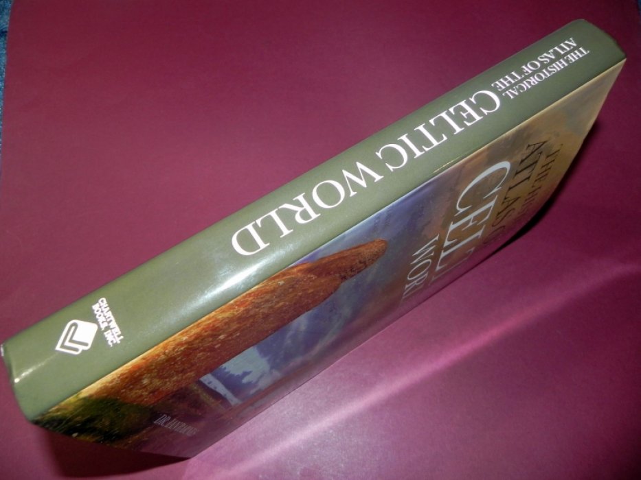 Barnes Ian. The Historical Atlas of the Celtic World / Исторический атлас кельтского мира.