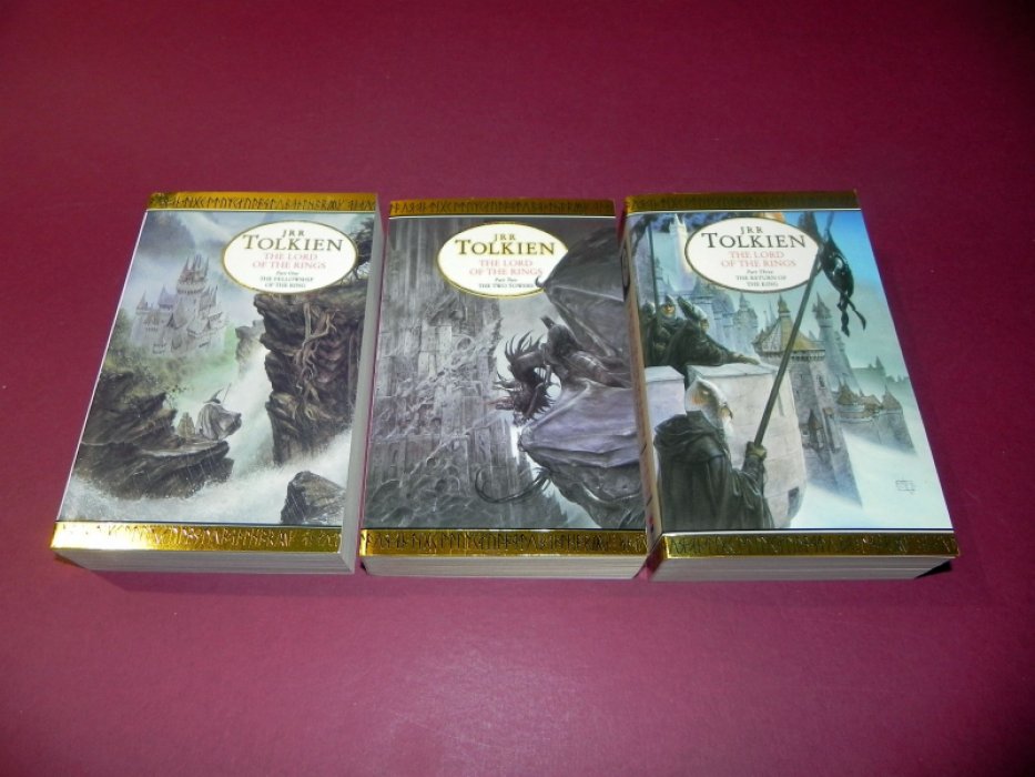 Tolkien, J.R.R. The Lord of the Rings. Boxed Set: The Fellowship of the Ring / The Two Towers / The Return of the King.