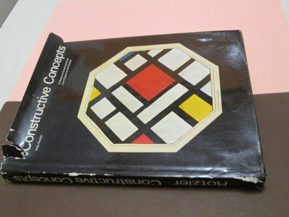 Willy Rotzler. Constructive concepts : a history of constructive art from cubism to the present.