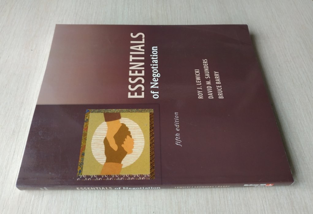 Lewicki Roy J., Barry Bruce, Saunders David M. Essentials of negotiation( Основные аспекты переговоров).