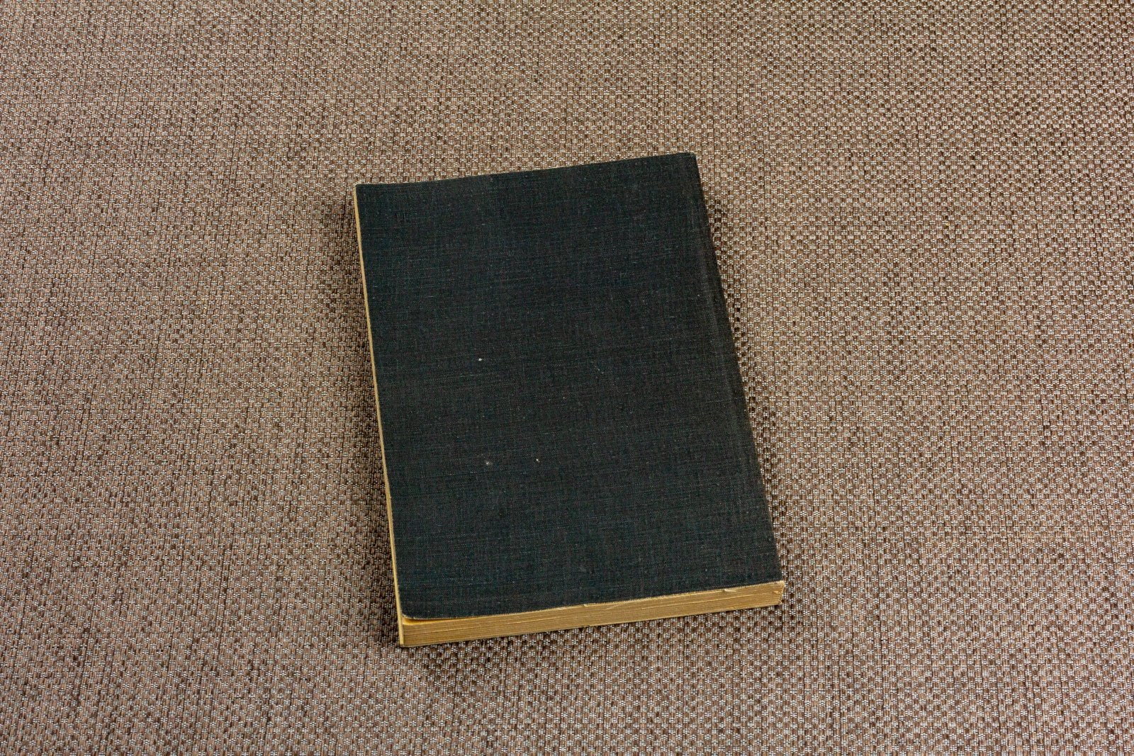 Ульянинский, Д. Среди книг и их друзей.