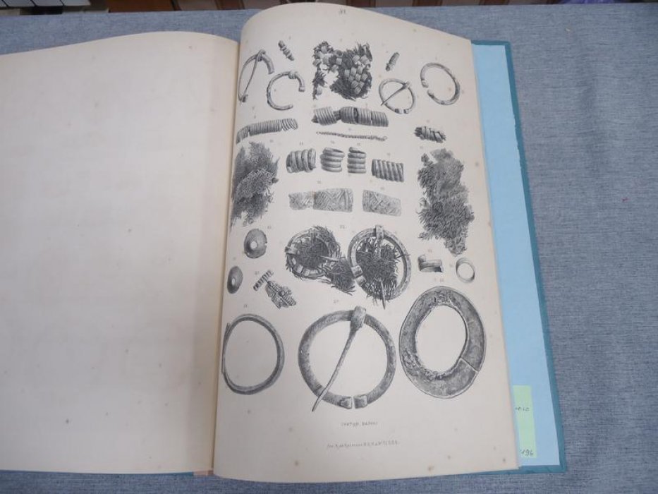 Древности Северо-Западного края. Том I, Выпуск 1 (1890). Карта, 7 таблиц и 28 политипажей