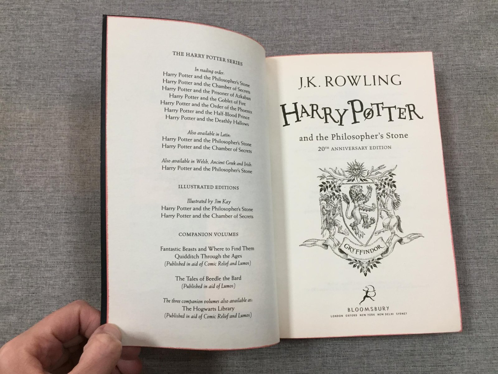 Гарри Поттер и философский камень — коллекционные издания Bloomsbury с иллюстрациями Леви Пинфолда (4 книги по факультетам Хогвартса)