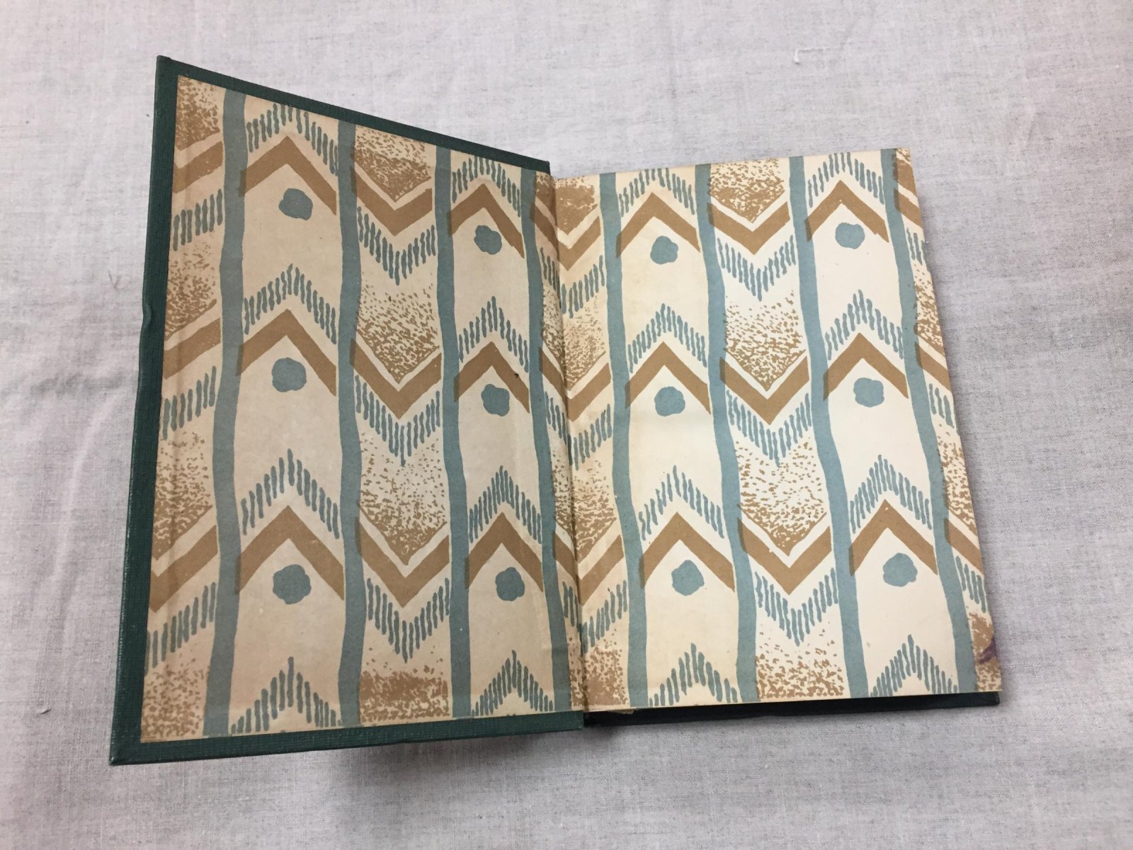 «Загадки» Рыбниковой: иллюстрированное издание М.-Л. ACADEMIA (1932)