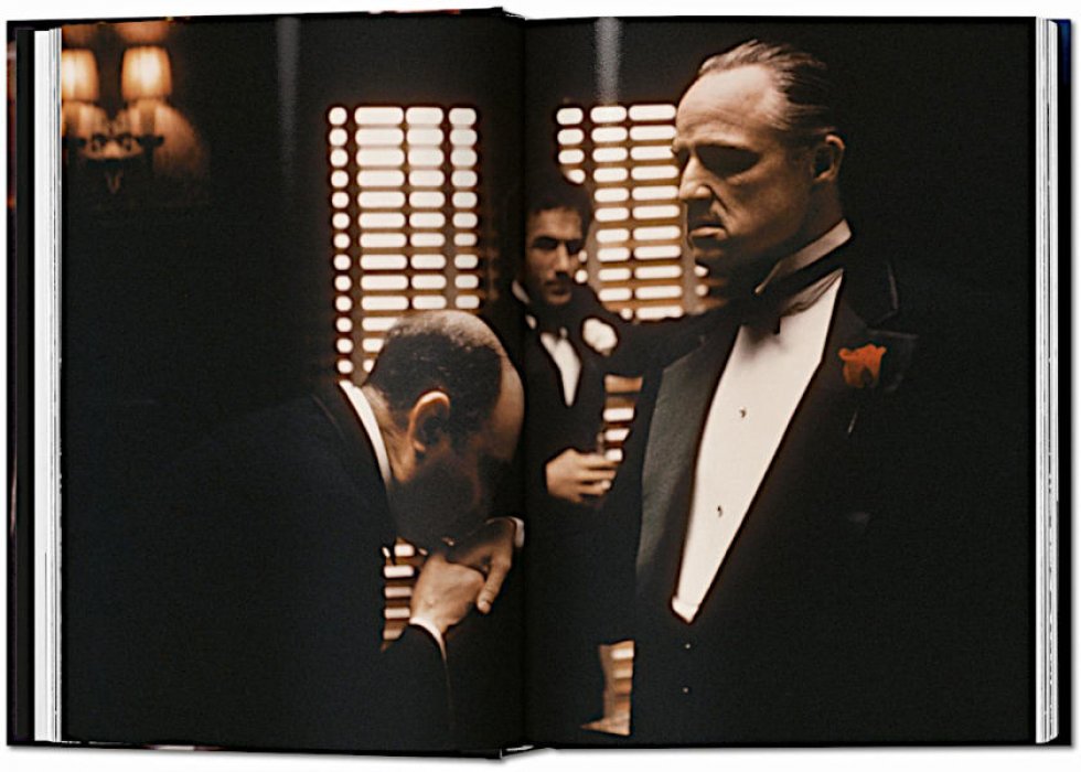 Duncan Paul. Steve Schapiro. The Godfather Family Album. Стив Шапиро. Семейный альбом крестного отца (на английском языке). Ткино