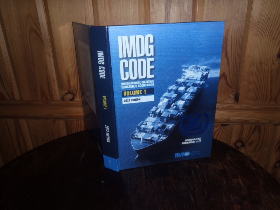 IMDG CODE. International Maritime Dangerous Goods code. Том 1.( КОД ИМДГ. Международный кодекс морской перевозки опасных грузов)