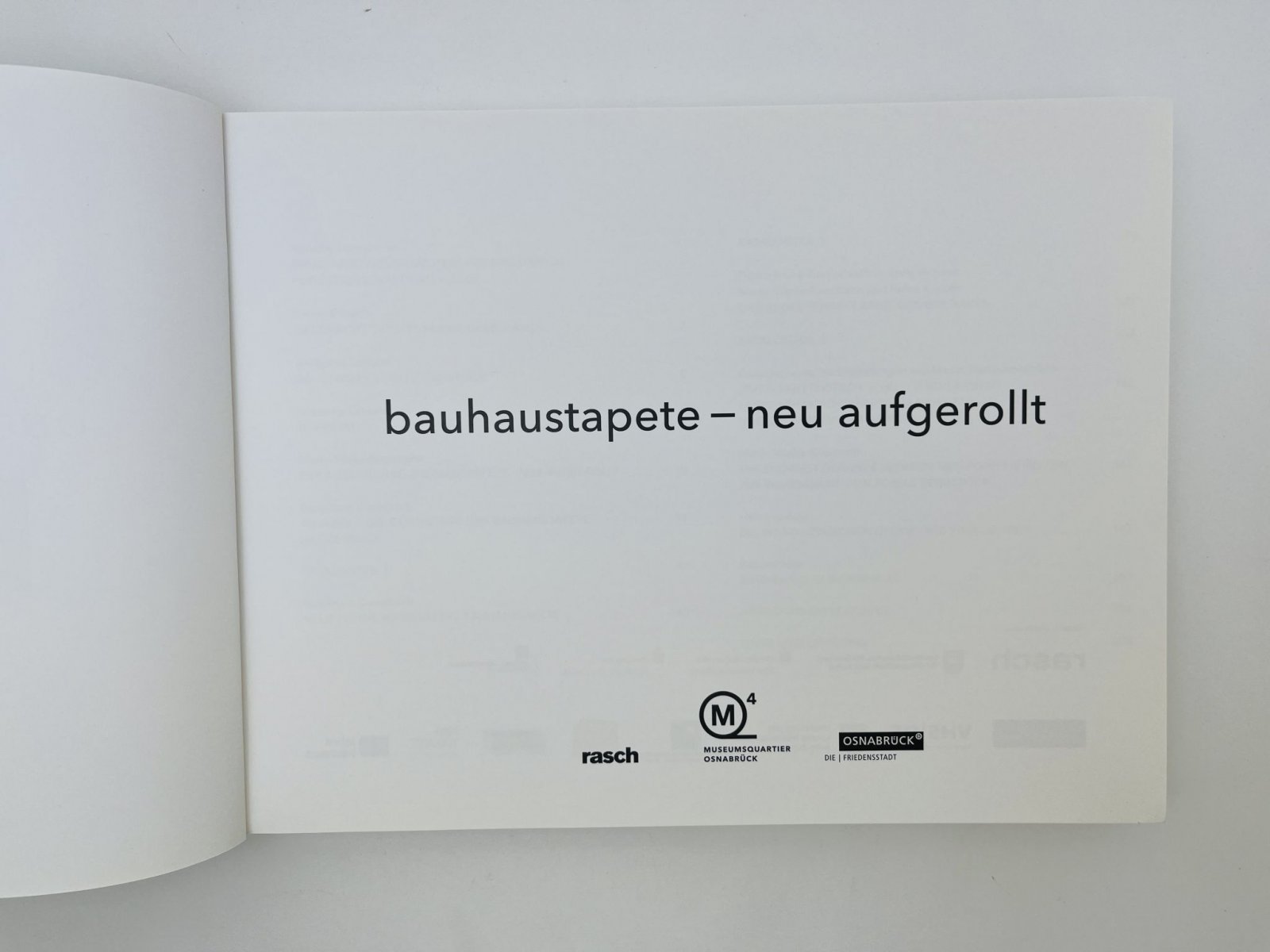Bauhaus Tapete - neu aufgerollt (Обои Баухаус - развернуты заново).