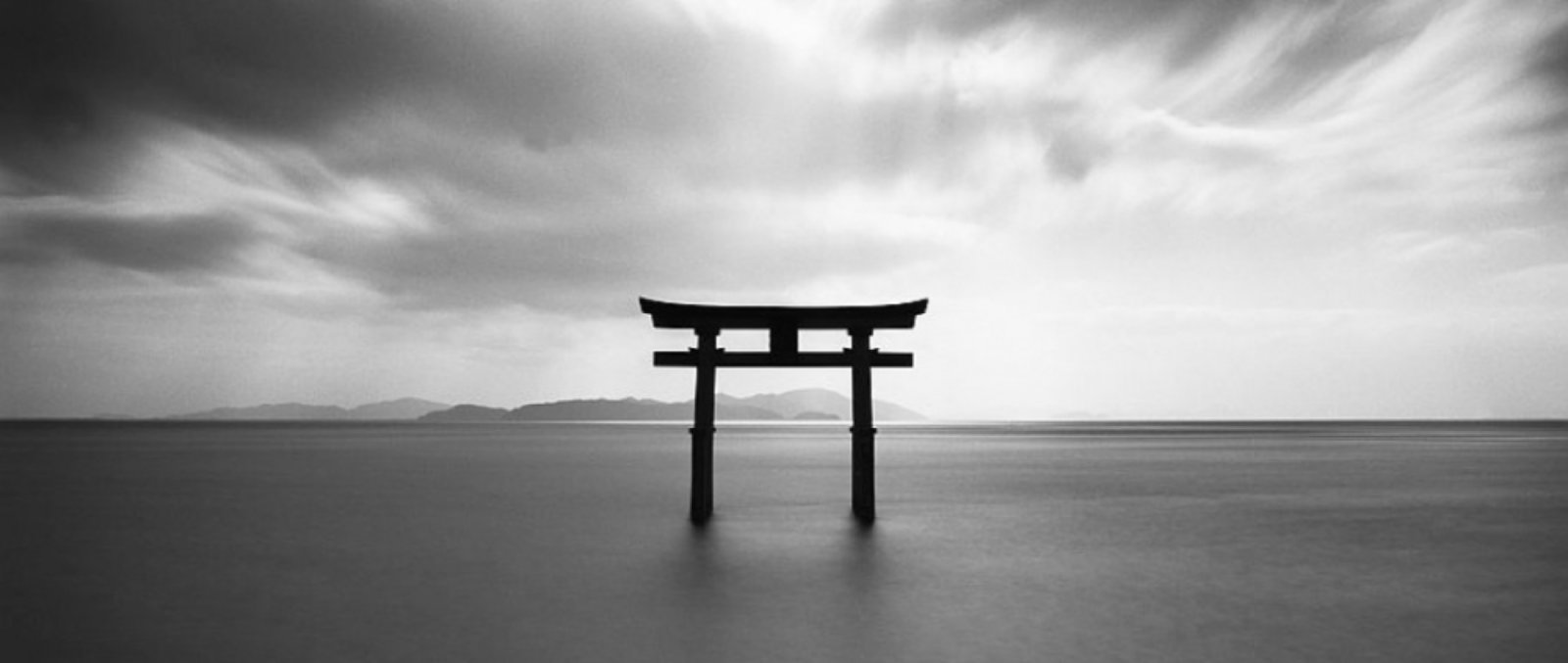 Kenna Michael. Forms of Japan. Michael Kenna. Образы Японии. Майкл Кенна (на английском языке). Тфото.