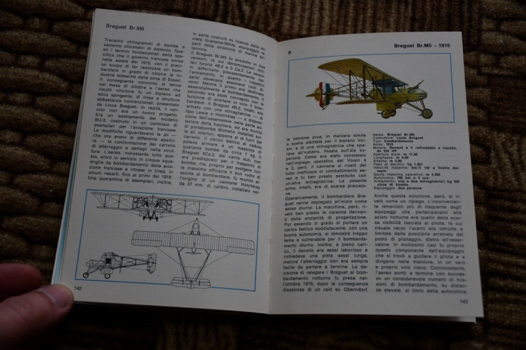Angelucci E., Matricardi P. Guida agli aeroplani di tutto il mondo. (Руководство по самолетам всего мира).