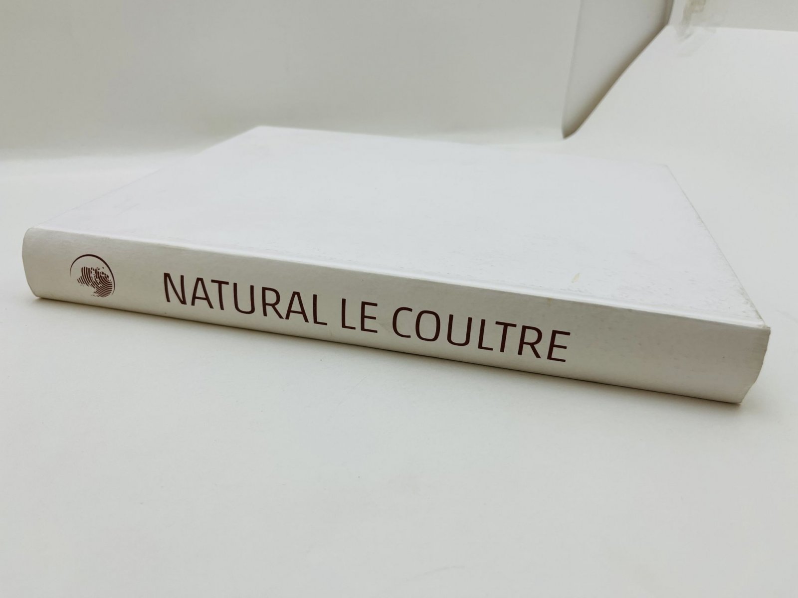 Бувье Ив. Natural Le Coultre: Un nom qui parcourt le monde (Имя, которое путешествует по миру).