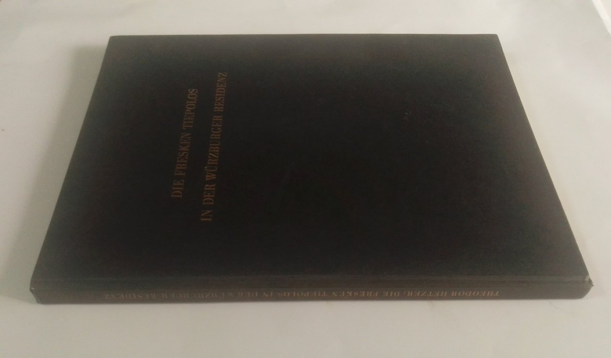Хетцер, Теодор. (Theodor Hetzer) Фрески Тьеполо в резиденции Вюрцбурга.