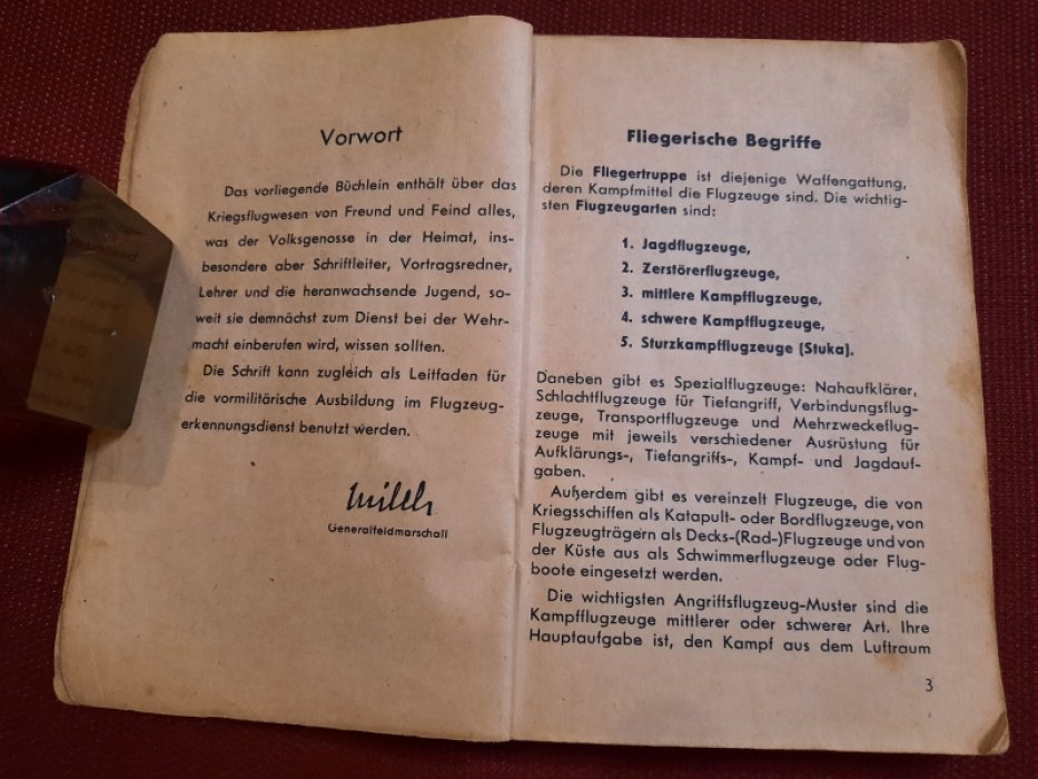 Deutsche, italienische, britisch-amerikanische und sowjatische Kriegsflugzeuge. Ansprache, Erkennen, Bewaffnung. Stand Sommer 1942 (немецкие, итальянские, американо-британские и советские боевые самолеты. Назначение, распознавание, вооружение и т.п. Состо
