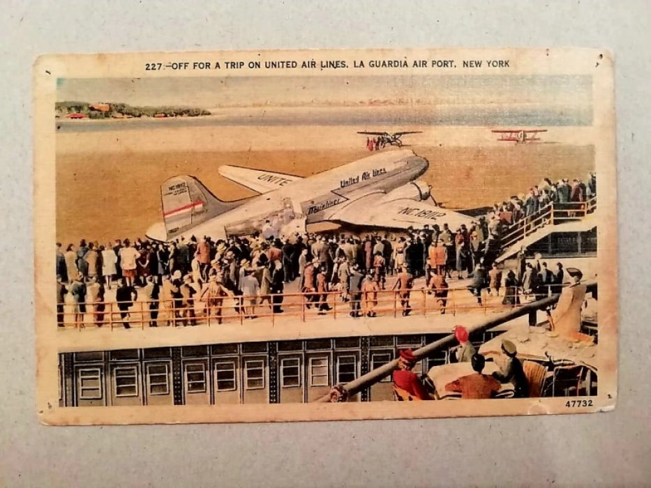 Открытка - Off a trip on United Air Lines La Guardia Air Port, New York