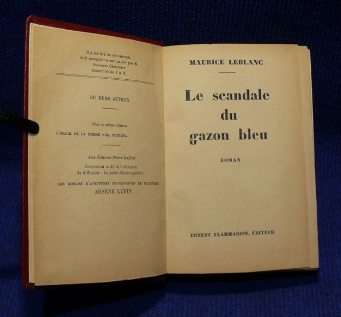 Leblanc Maurice. Le scandale du gazon bleu. (Скандал с голубым газоном).
