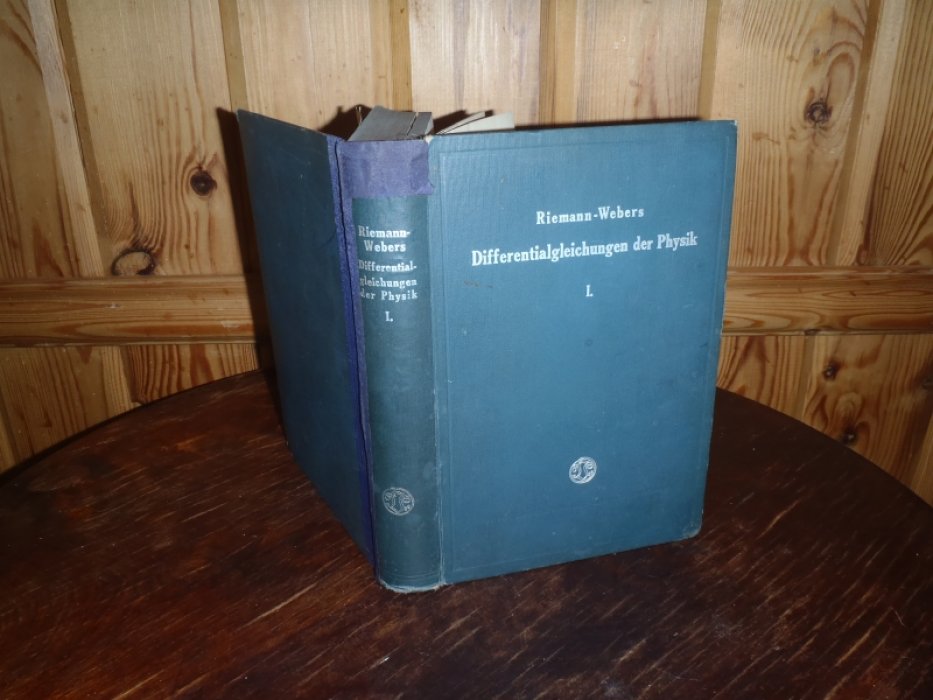 Mises Richard v. Dr. (Мизес Ричард v. Доктор ) Die Differential und Integralgleichungen der Mechanik und physik. (Дифференциальные и интегральные уравнения механики и физики)