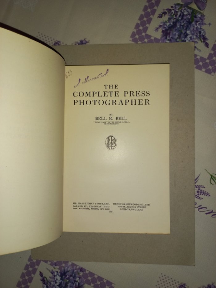 Белл Р. Белл Настоящий фотокорреспондент.