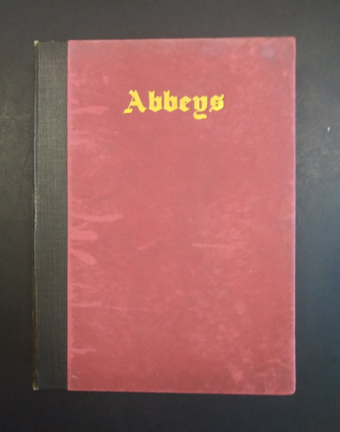 James M. R. Аббатства Британии. На английском языке.