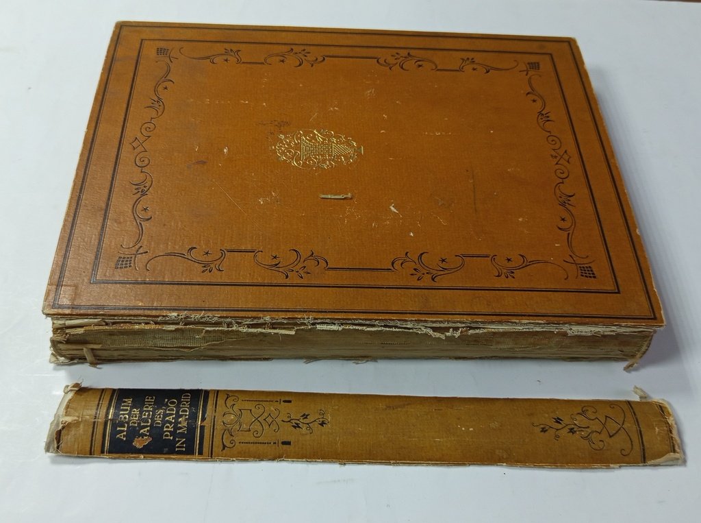 Album der gemalde-galerie des Prado in Madrid.