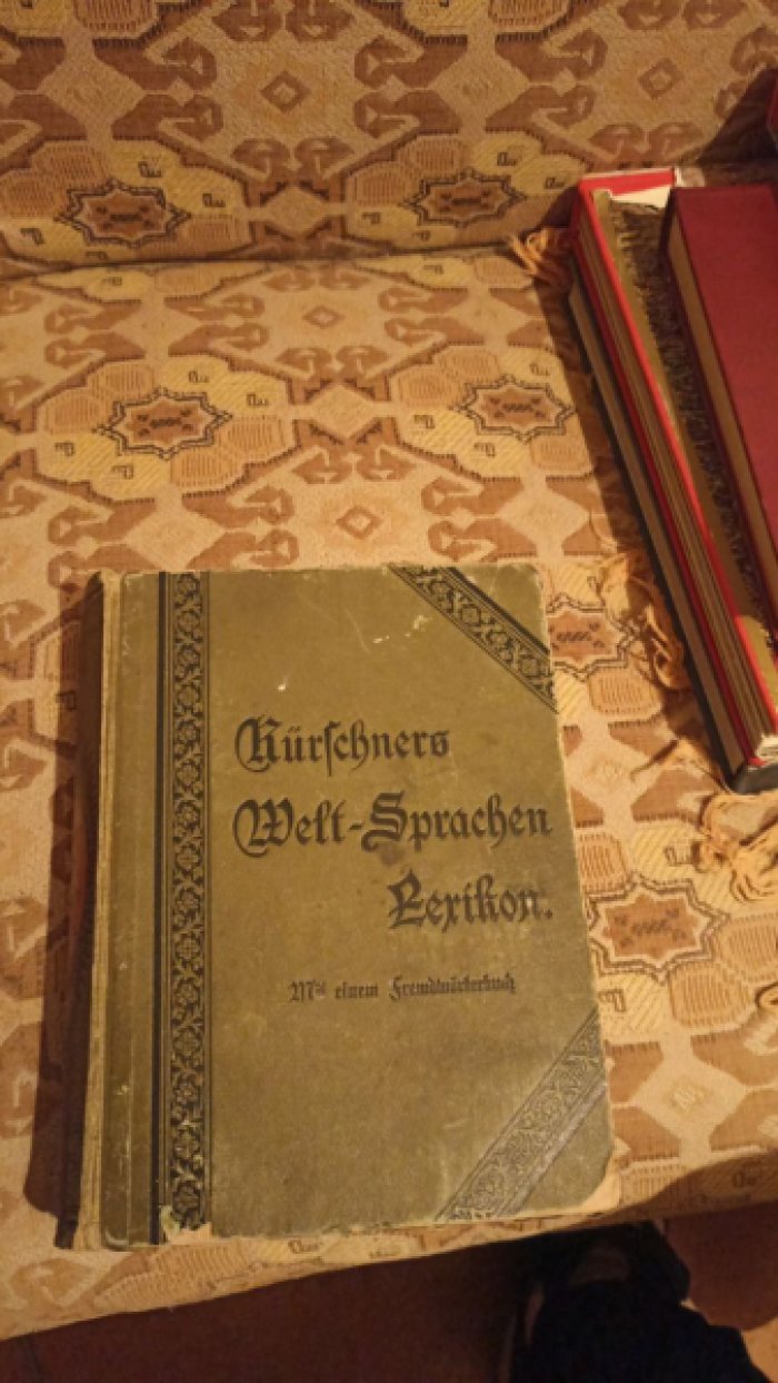 Kurschners Welt-Sprachen Lexikon.