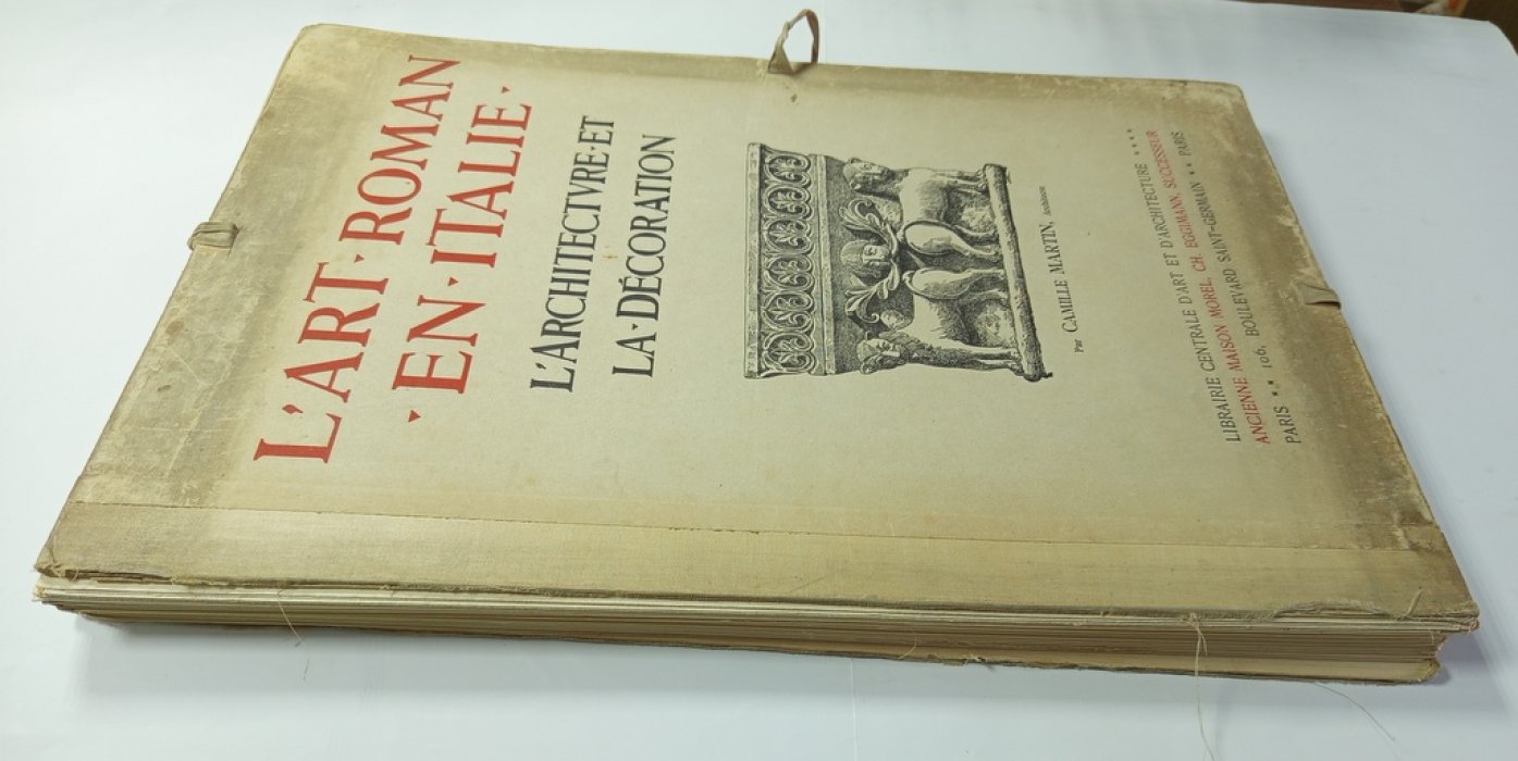 Camille, Martin. L’ Art Roman en Italie: L’ et la D?:coration.