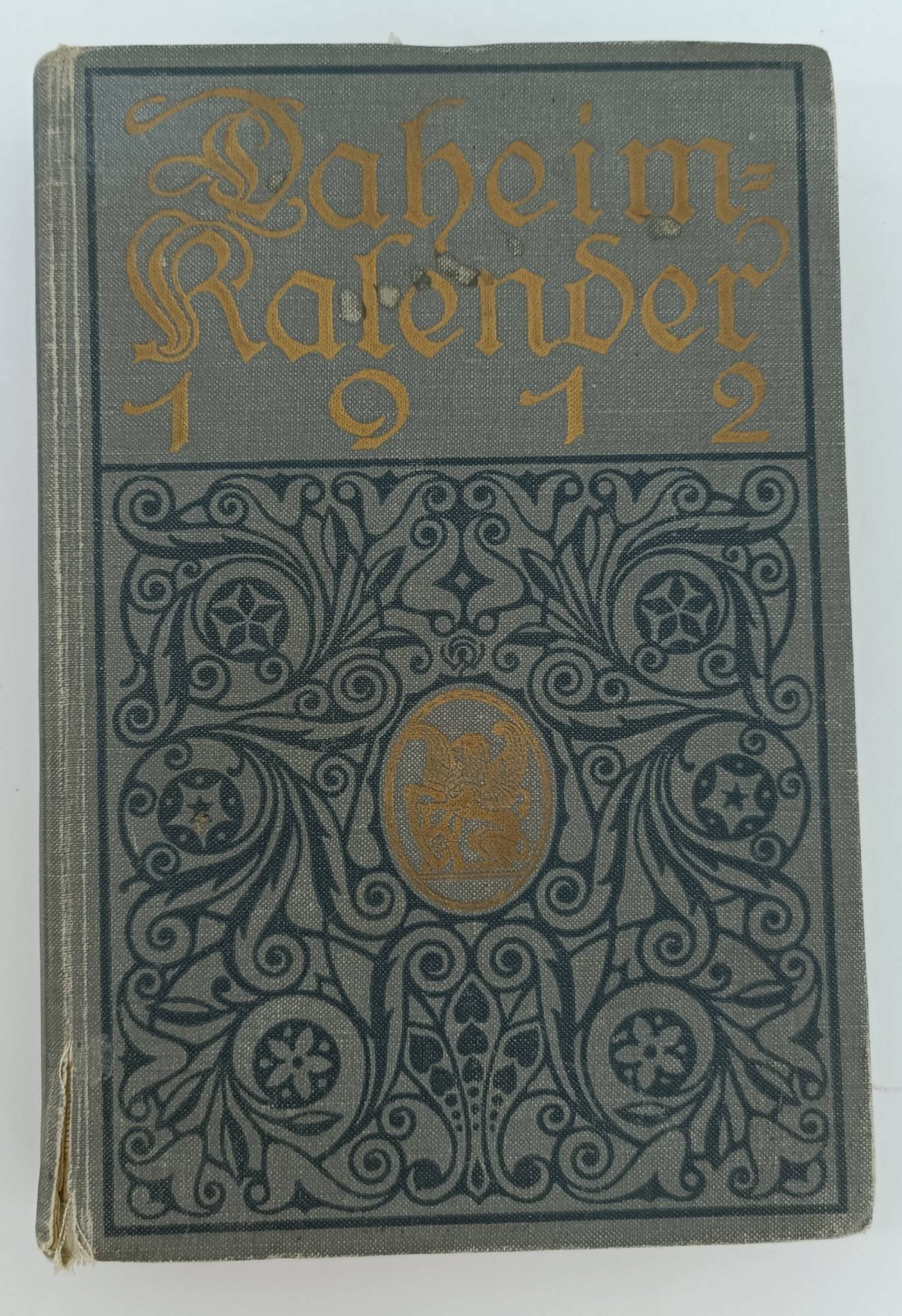 Домашний календарь на 1912 год.