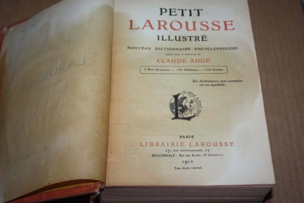 Aug?, Claude. Petit larousse illustre. Nouveau dictionnaire encyclop?dique.