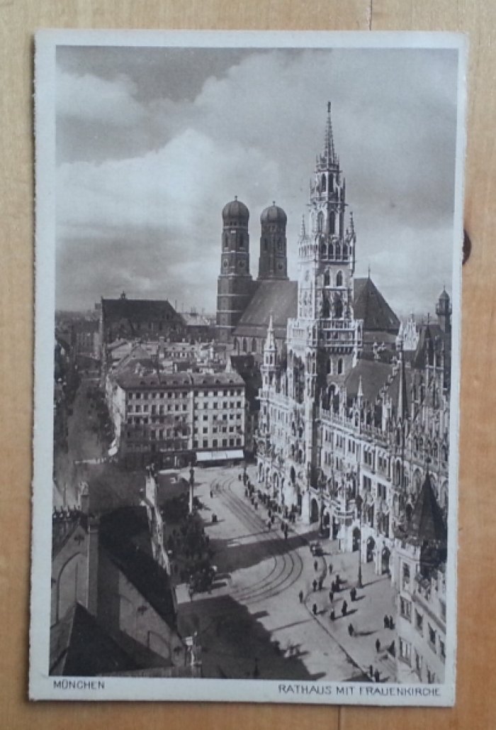 Rathaus mit Frauenkirche. Munchen. Открытка