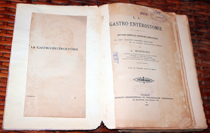 Prof. Monprofit Ambroise Jacques. La Gastro-Enterostomie. Histoire generale, metodes operatoires.