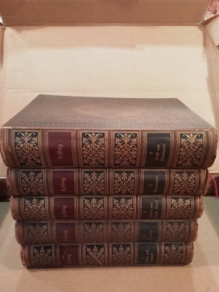 Bornmueller, Franz. Lessings Werke. Herausgegeben von Franz Bornmueller. Kritisch durchgesehene und erlaeuterte Ausgabe. Тома 1-5