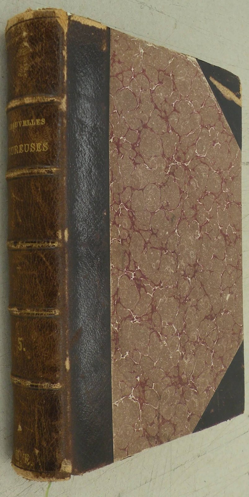 Charles Aubert. Les nouvelles amoureuses. [Новая любовь]. Конволют из 5-ти книг.