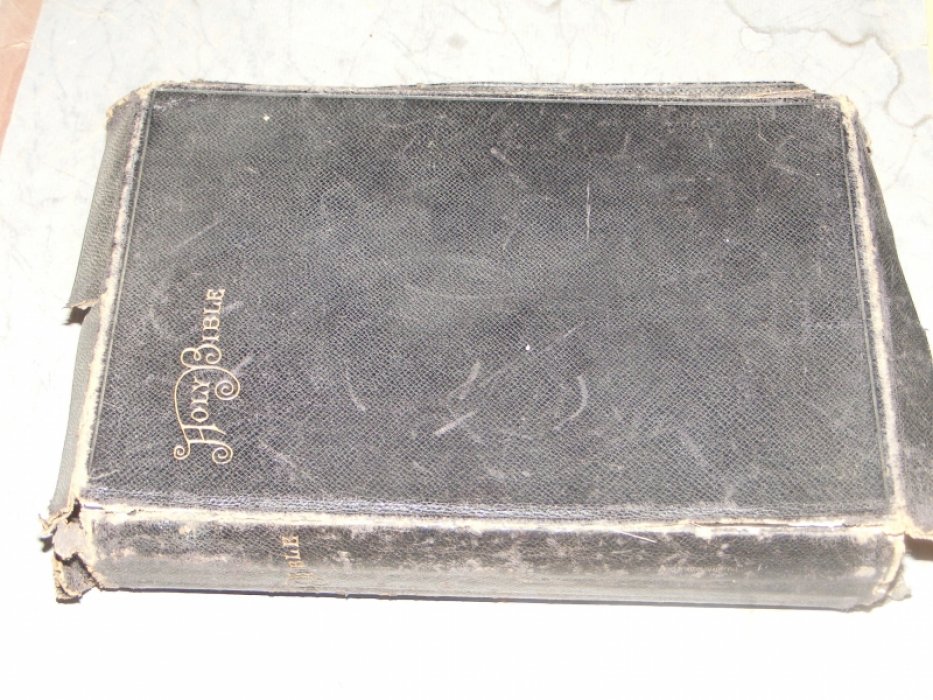 The Holy Bible,containing the old and new testaments
