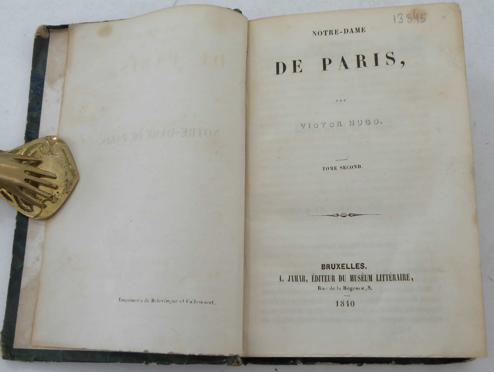 Victor Hugo (Виктор Гюго). Notre-Dame de Paris.(Cобор Парижской Богоматери)на франц.яз.