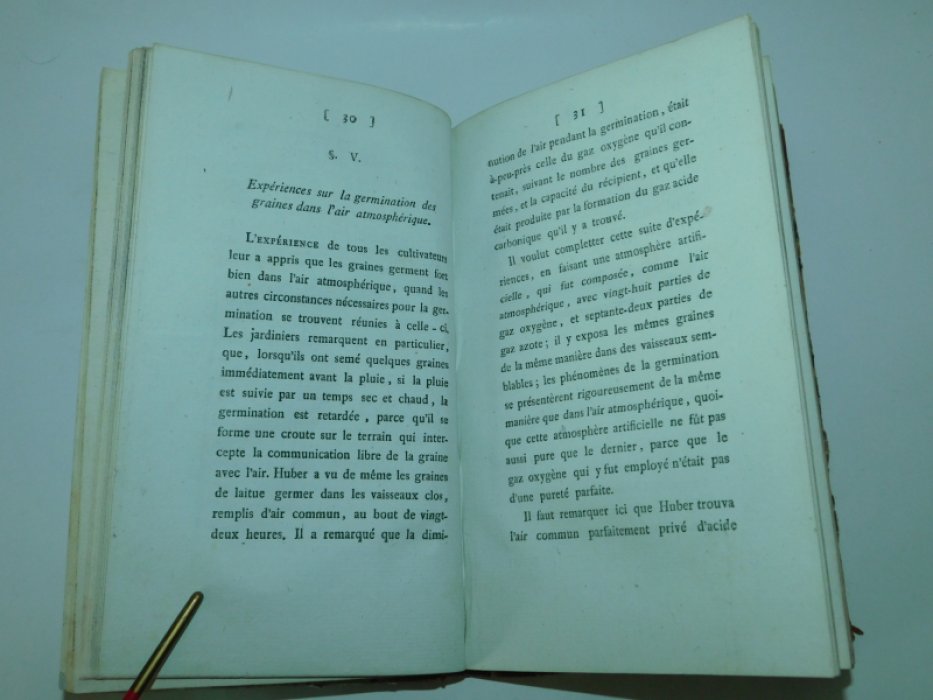 Huber F. , Senebier J. Memoires sur l`influence de l`air et de diverses substances gazeuses dans la germination de differentes graines?